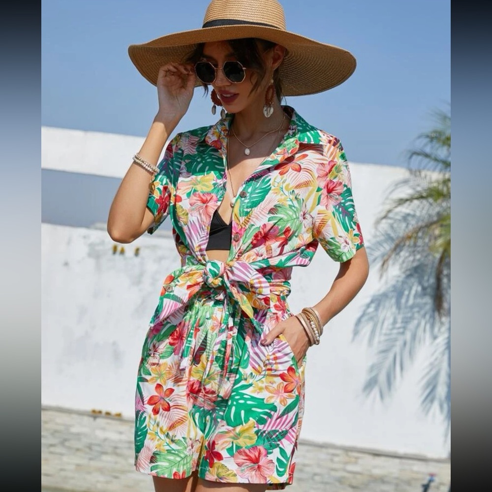 Plunging Tank Top & Tropical Print Blouse & Shorts Set — Large